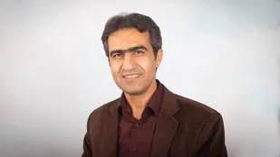 حقایق ارزشمند دفاع مقدس با زبان هنر مطرح شود