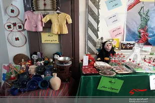برپایی نمایشگاه فجر در مهد قرآنی حوزه حضرت معصومه (س) صالح&zwnj;آباد