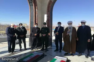عطرافشانی گلزار شهدای گمنام قهاوند