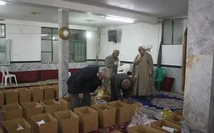 تهیه و توزیع ۲۲۵ بسته معیشتی از محل موقوفات در شاهرود