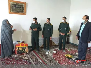 دیدار فرمانده تیپ 71 روح الله با خانواده شهید &laquo;حسنعلی دستجانی&raquo;