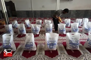توزیع ۳۰ بسته معیشتی بین نیازمندان کوی خضر همدان