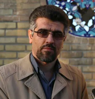 هنرمند بسیجی استان قزوین جناب آقای محمد محمد علیان درباره شخصیت و منش سردار سلیمانی گفت:فدایی وطن هرگز نمی میرد.