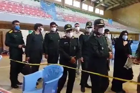 بازدید سردار سلیمانی از مرکز تجمیعی واکسیناسیون شهید بخته ای در زاهدان