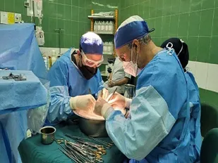 دختر جوان ۲۹ ساله زرندی ، ناجی جان 3 بیمار شد