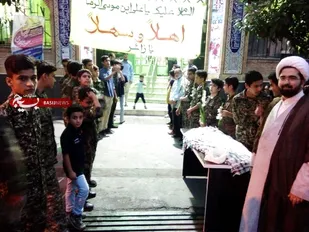 پذیرایی از ۳۳ زائر عراقی امام رضا(ع)