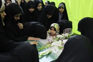 مراسم استقبال از شهید گمنام در سالن شهدای میبد
