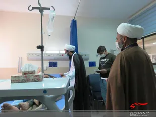 عیادت مسئول نمایندگی ولی فقیه ناحیه چادگان از بیماران کرونایی