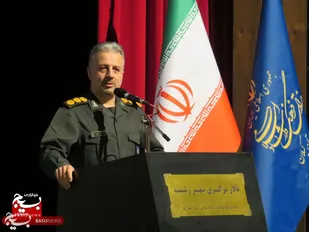 کارمندان در خط مقدم مدیریت جهادی و مقاومت فرهنگی ایستاده&zwnj;اند