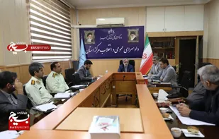 اراذل و اوباش فضای مجازی شناسایی و بازداشت شوند