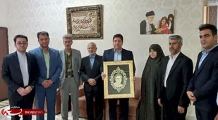 مادر شهید رضایی&zwnj;نژاد به&zwnj; عنوان پیشکسوت صنایع&zwnj;دستی ایلام تجلیل شد