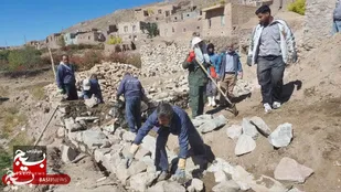 گره گشایی از مشکلات مردم با حمایت های خیرین توسط گروه جهادی در مناطق محروم و کم برخوردار