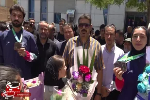 استقبال پرشور مردم کبودراهنگ از قهرمانان کاراته دانشجویان جهان