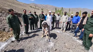 کلنگ احداث مخزن آب شرب بهداشتی روستای اَردک به زمین زده شد