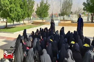 امروز بسیجی واقعی کسی است که از انقلابش دفاع کند