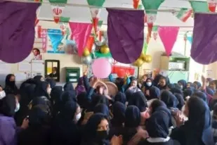 برگزاری جشن میلاد امام محمد تقی(ع) و دهه فجر در مدرسه موفقیان یک