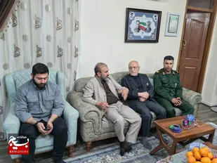 دیدار با خانواده شهید مدافع حرم علی حسینی کاهکش در اهواز انجام شد