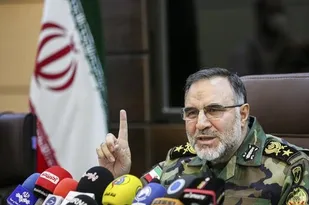 باید درمقابل جبهه فرهنگی دشمن ایستاد/ از سربازان فرهنگی دفاع کنیم