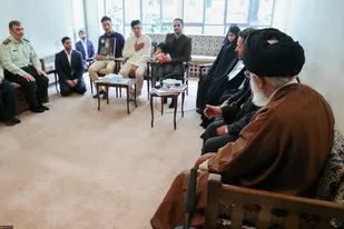 دیدار امام خامنه ای (مدظله العالی) با خانواده&zwnj;های دو شهید نیروی انتظامی