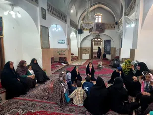 غبارروبی مساجد اسلامیه توسط بسیجیان پایگاه حضرت زینب (س)