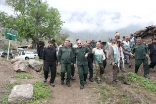 حضور رئیس سازمان بسیج مستضعفین در جمع عشایر منطقه صعب العبور دهدلی/افتتاح پروژه&zwnj;های محرومیت زدایی در روستای دهدلی