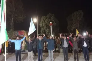 ایستادگی مردم فیروزان در تجمعات شبانه