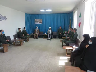 پاسداران ناحیه تکاب با امام جمعه شهرستان دیدار کردند