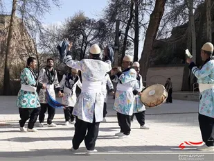 موسیقی محلی در بازارچه صنایع&zwnj;دستی خرم&zwnj;آباد اجرا می&zwnj;شود