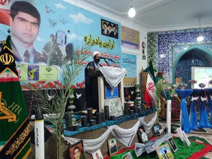 ملت ایران با ایستادگی در برابر دشمنان تسلیم نخواهد شد