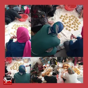 پخت "کاکول محلی" نذری و توزیع در بین روزه داران