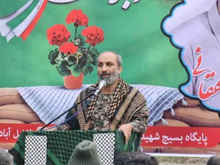 امام با هنر خود از ظرفیت بزرگ مردمی استفاده کرد/شهدای عزیز ما از حلال خودشان گذشتند تا ما به حرام و گناه نیفتیم