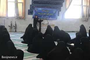 آموزش سلاح&zwnj;شناسی ویژه اعضای گردان کوثر حوزه حضرت زینب(س) همدان