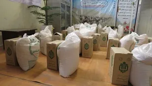 تعدادی بسته معیشتی در بین نیازمندان توسط بسیجیان ورزمندگان گردان112حضرت امام حسین(علیه السلام)تهیه وتوزیع شد