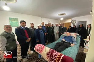 دیدار جمعی از مسئولین شهرستان ملایر با جانباز ۷۰ درصد