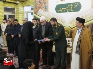 محفل قرآنی چلچراغ آیه&zwnj;ها قرآن و عترت بسیج در خوی برگزار شد