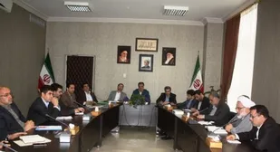 اثرگزاری دانشگاهها در تحقق اقتصاد مقاومتی/دانشگاهها به جای مدرک گرایی باید به دنبال کارآفرینی باشند