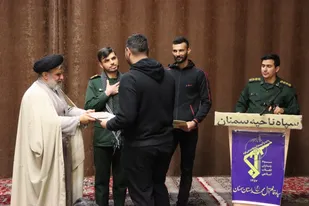 سربازان نمونه سپاه ناحیه سمنان تجلیل شدند
