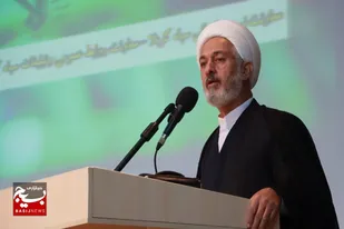غرب برای سرگرم کردن جوانان ما در فضای مجازی حساب باز کرده است