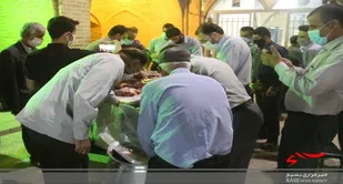 تقدیم 500 بسته گوشت گرم به نیازمندان