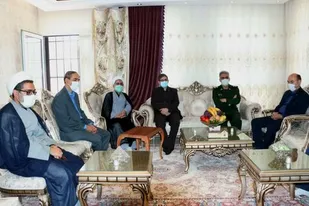 تقدیر رئیس دانشگاه علوم پزشکی کاشان از خانواده شهید مدافع سلامت