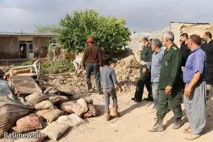 برای رفع مشکلات با همه توان در کنار مردم هستیم/ تداوم فعالیت های جهادی موجب تقویت امید در بین مردم شده است