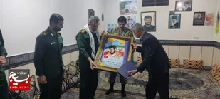 با حضور فرماندهی ناحیه مقاومت بسیج باغملک از خانواده سه شهید والا مقام دیدار شد