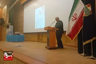 انقلاب اسلامی به برکت خون شهدا پابرجا است
