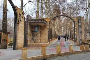 توقف دیوارکشی با ارتفاع غیرمجاز در بخشی از باغ فاتح کرج