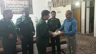تکریم و دیدار با  خانواده شهیدان حاج علی  حاجبی و عباس و سعید مریدی توسط فرمانده سپاه ناحیه رودان