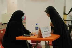 برگزاری میز خدمت به مناسبت هفته مقاومت و پیروزی