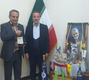 دیدار مسئول سازمان ورزش بسیج مستضعفین با پدر شهید سید خلیل هاشمی فر