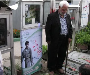 پدر شهیدان موحد دانش میهمان فرزندان خود شد