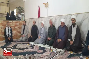 دیدار رئیس شورای قرارگاه راهبردی عمار با خانواده شهید سوری در روستای لیلان نهاوند