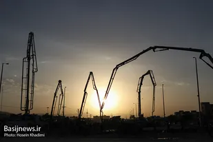 شاهکار دیگر قرارگاه خاتم الانبیاء در اراک/ بتن ریزی یک روزه عرشه پروژه مقاومت  به حجم ۳۰۰۰ متر مکعب